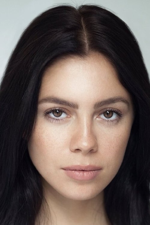 Talitha Luke-Eardley as Daria