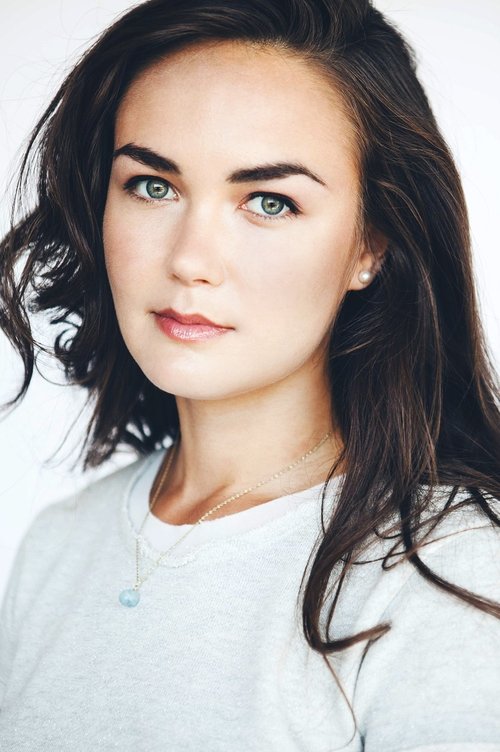 Maria Lerinman as Belly dancer