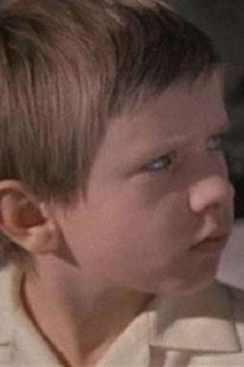 Borya Kazubovich as Миша Коробкин