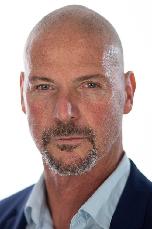 Joe Pallister as Detective Hallenbach