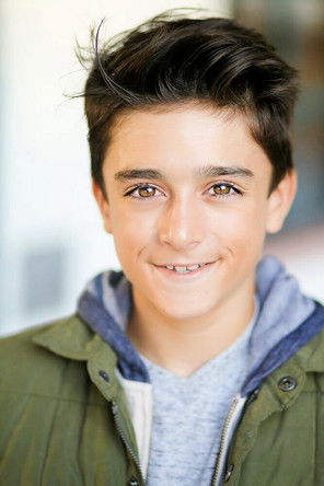 Jackson Schaffer as Max
