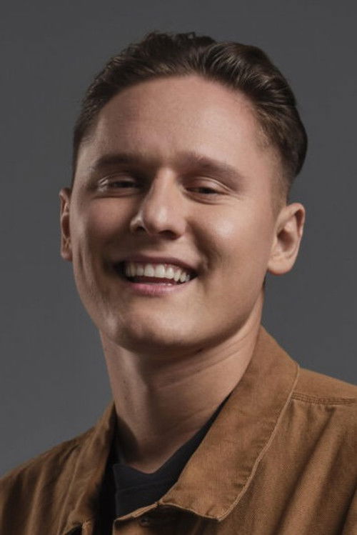 Robin Valting as Robin