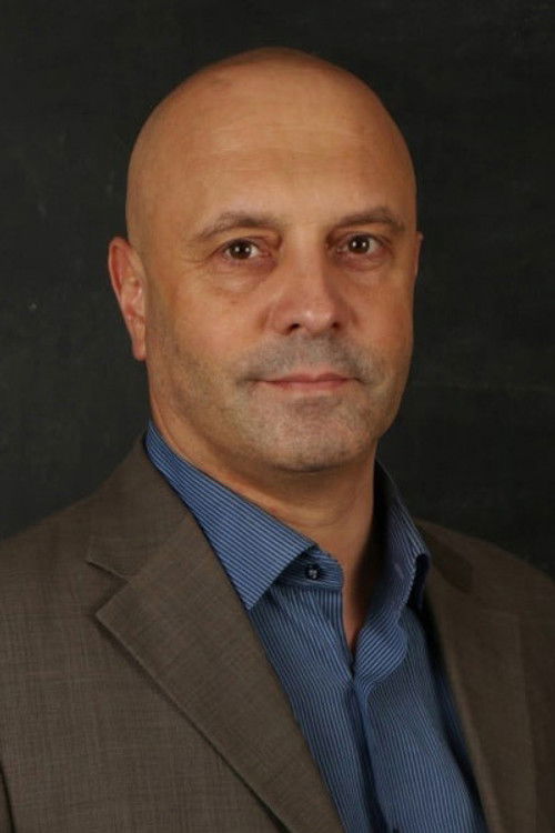 Arkady Sharogradsky as Makalov