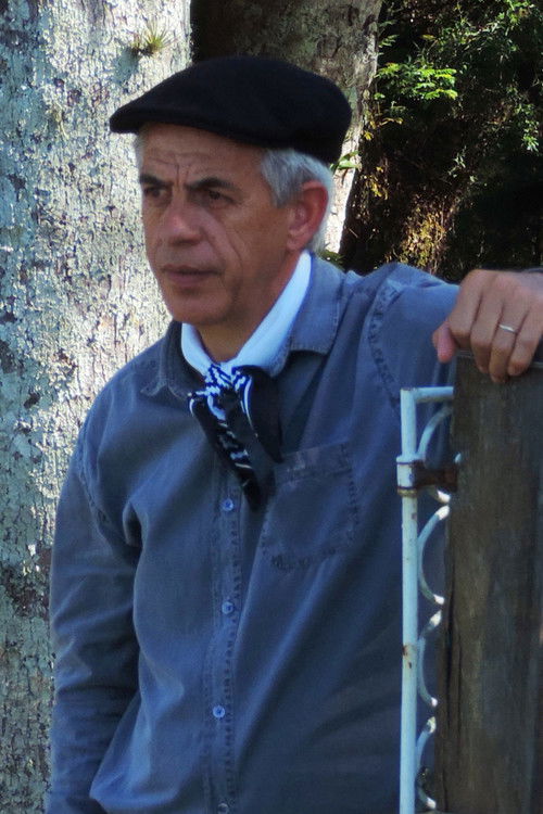 Delmar Rodrigues as João Pedro