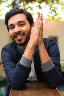 Abhay Mahajan as Luckee