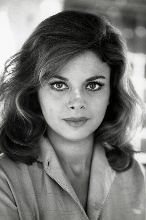 Sandra Milo as Solange