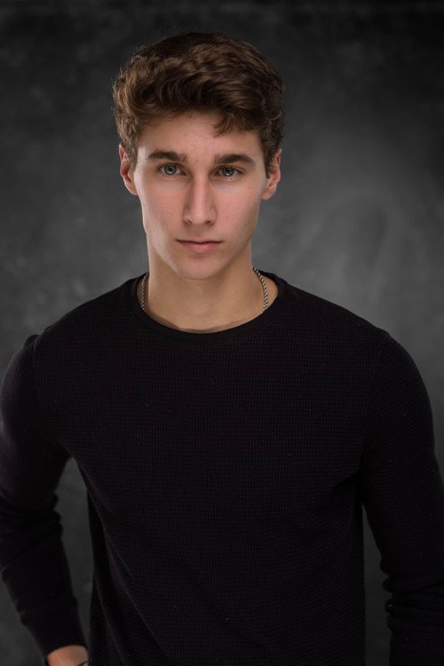 Peyton Windham as Brayton Grey