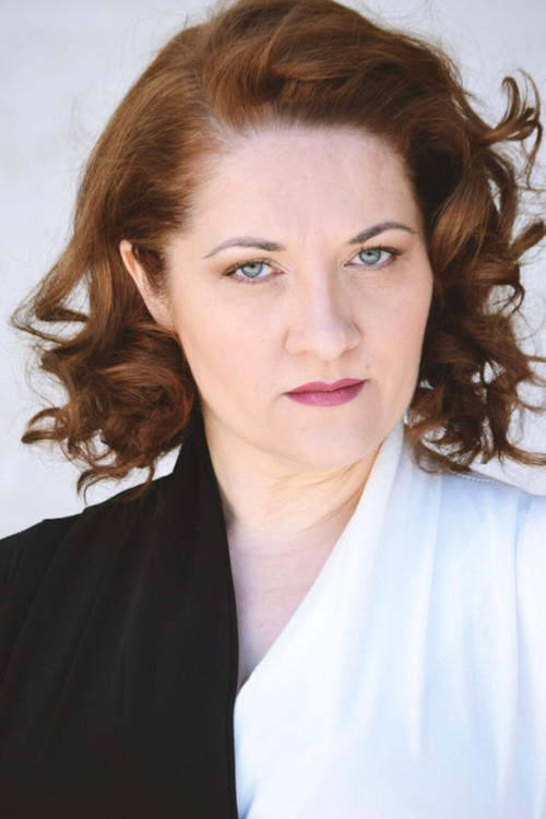 Manuela Tasciotti as Carmela