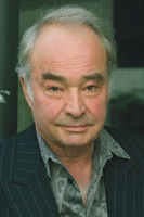 Martin Seifert as Narrator