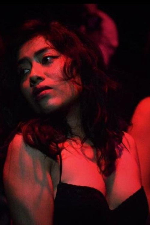 Olimpia Paredes as Elena