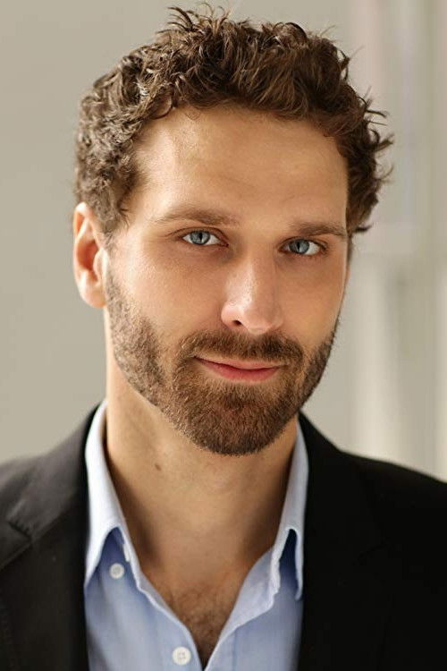 Grayson Powell as Tate Bacon