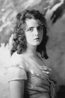 Olive Thomas as Ivis Benson