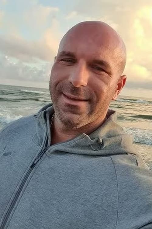 Rafał Iwaniuk as Massimo's Security Guard