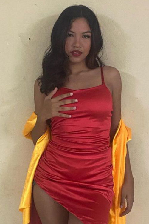 Anne Oliveira as Maria