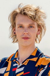 Tiemen Smit as Self - Contestant