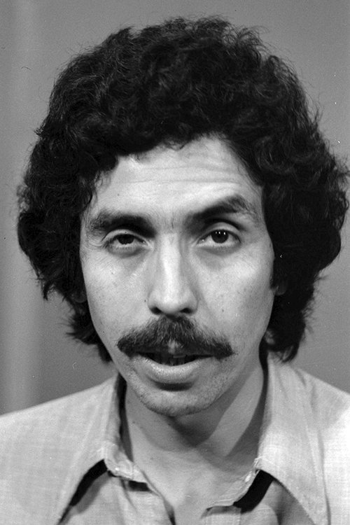 Adriano Castillo as Comedian