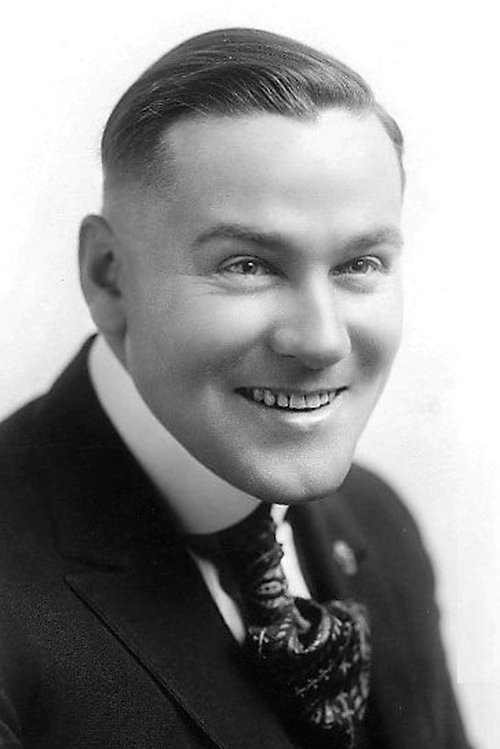 Vernon Dent as Fat Man (uncredited)