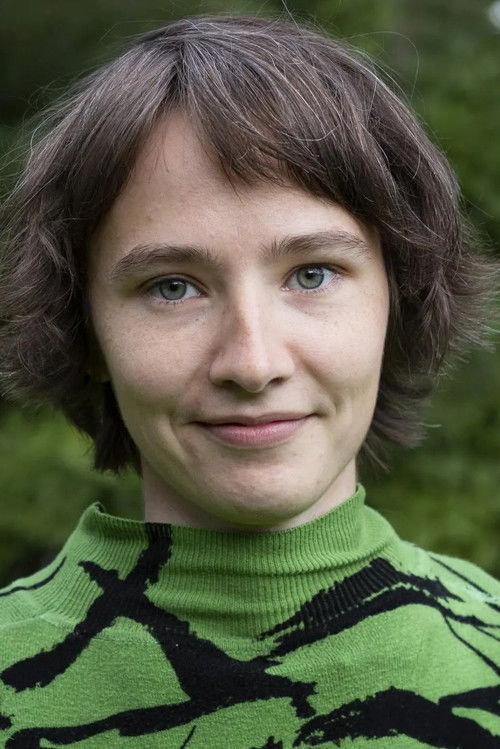 Kaia Beilmann as Junkie Girl