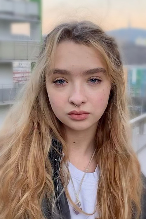 Lea Anna Pokorná as Johana