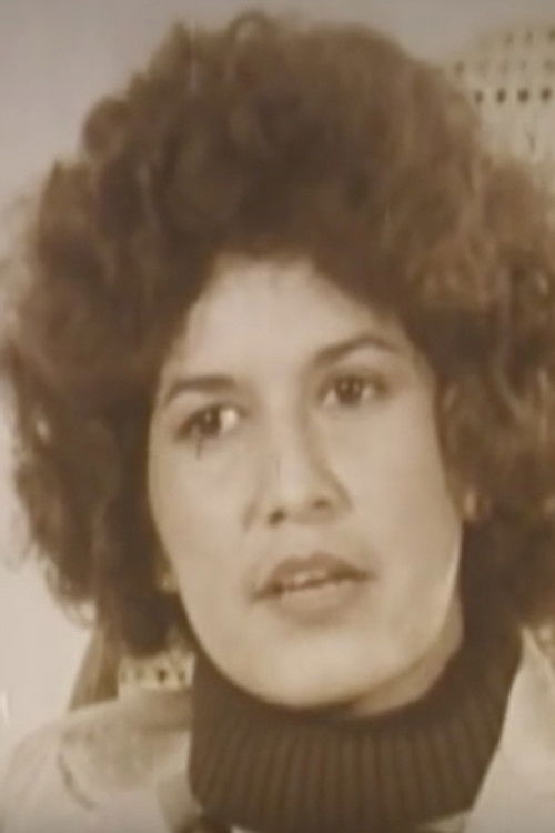 Alicia Herrera as Journalist