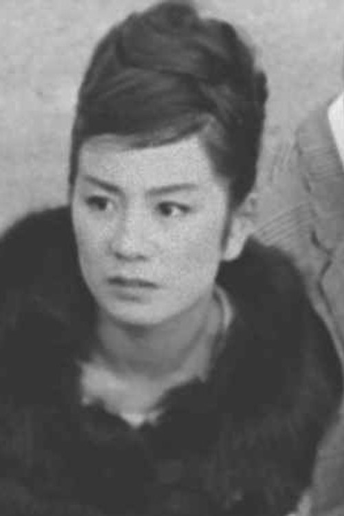 Mitsue Komiya as 