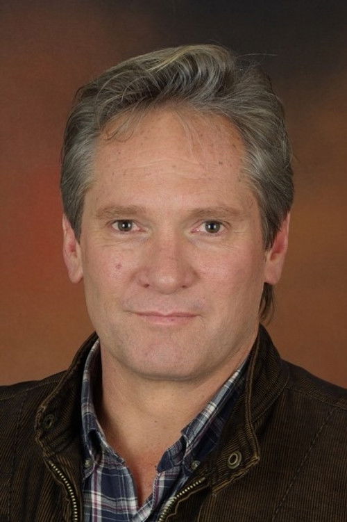 Johan Scholtz as Francis