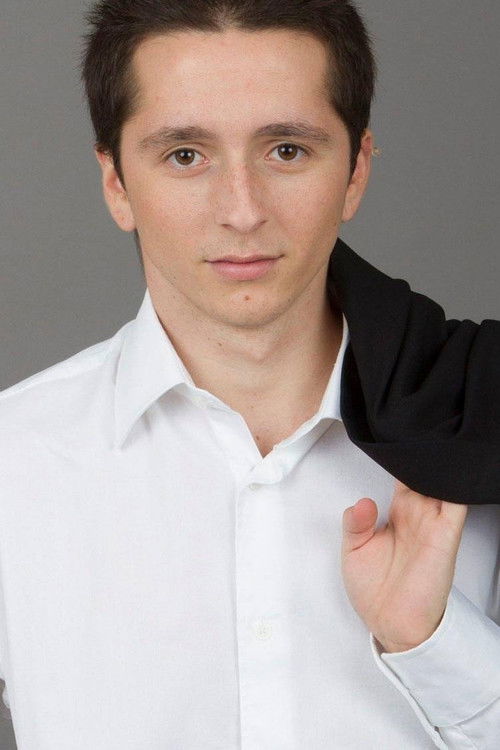 João Secundino as Kiko