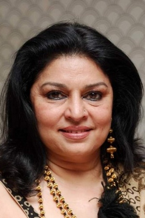 Kiran Juneja as Aunt Pimmi