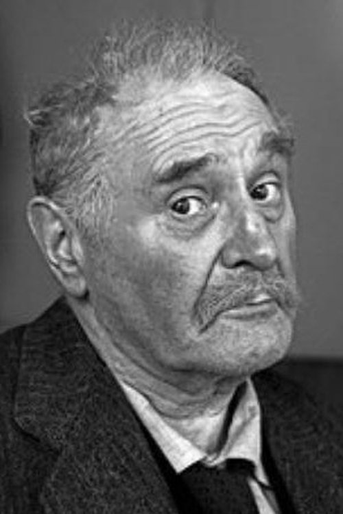 Willy Maertens as Herr Nielsen