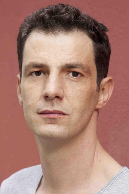 Frédéric Moulin as Serveur restaurant italien