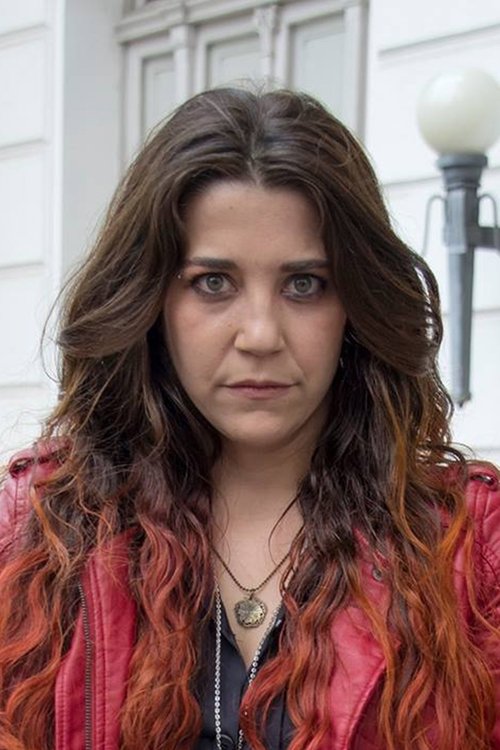 Ales de Lara as Demônia Demares