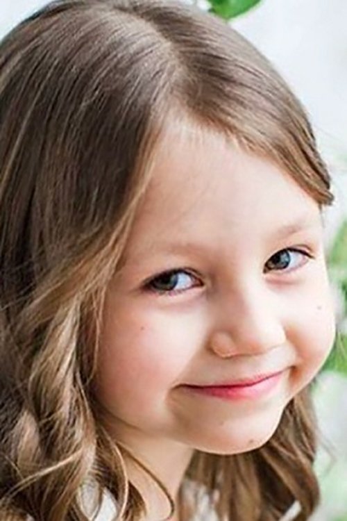 Alisa Tekucheva as Sanka