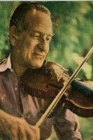 Ahmad El Hefnawi as عازف كمان