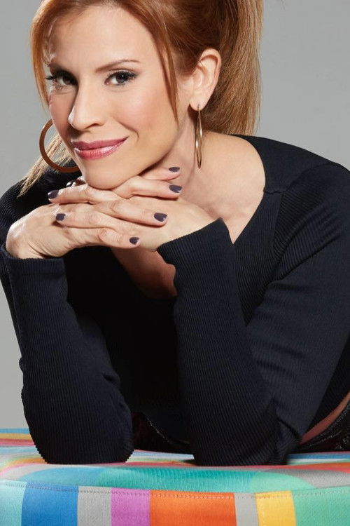 Yamaris Latorre as Julia Norat