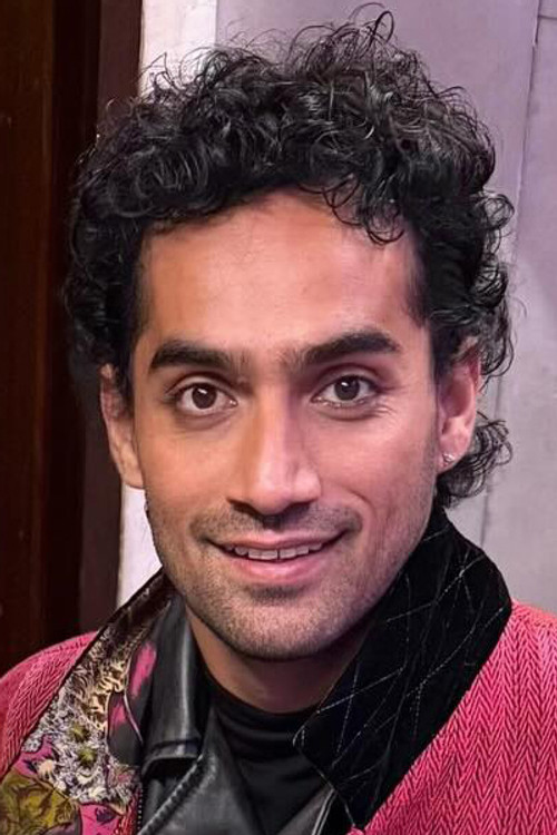 Reza Koolaghani as Navid