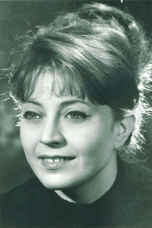 Gina Patrichi as Delia