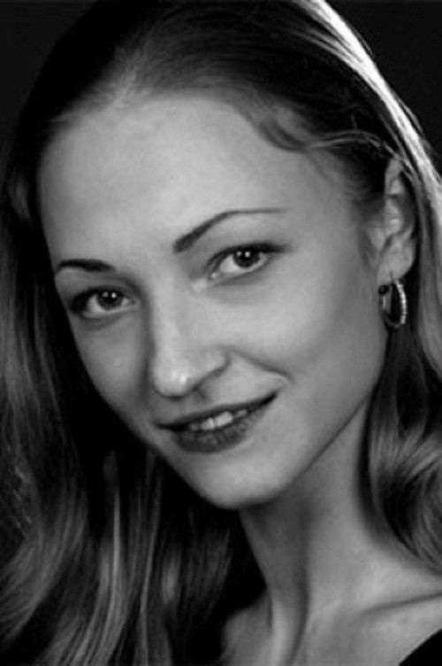 Yulia Lunkina as Eight Friends