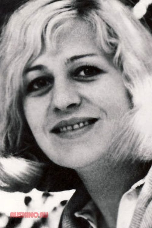 Yekaterina Krupennikova as Кира Миронова