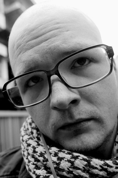 Mark Lee Ofte as Foreign Subordinate