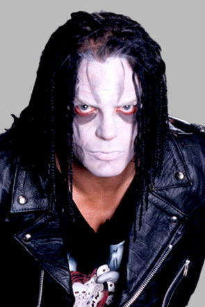 Ian Hodgkinson as Vampiro