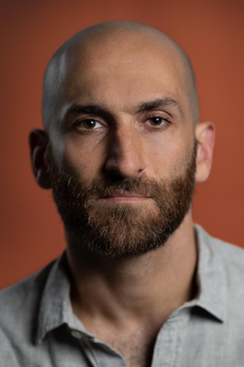 Shahaub Roudbari as Rayed