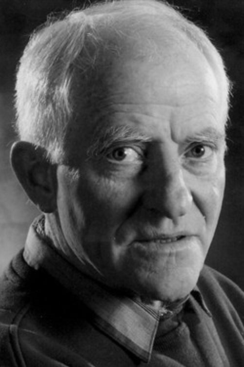 Martyn Sanderson as Jules Catweazle