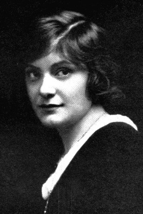 Anna Murdock as Mary Fenton