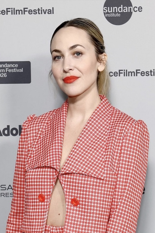 Lucy McNulty as Gabrielle Jones