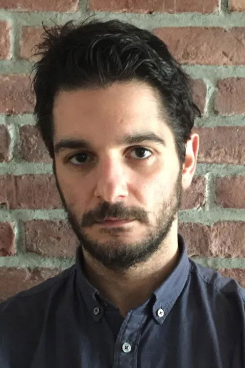 Giorgos Adamandiadis as Δημοτικός αστυνομικός