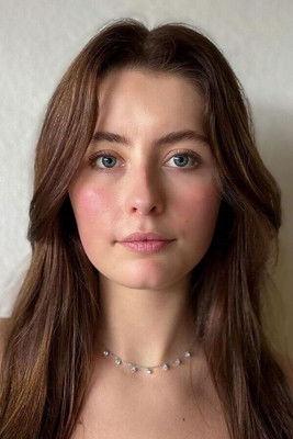 Isabel Bruijnzeels as Janna