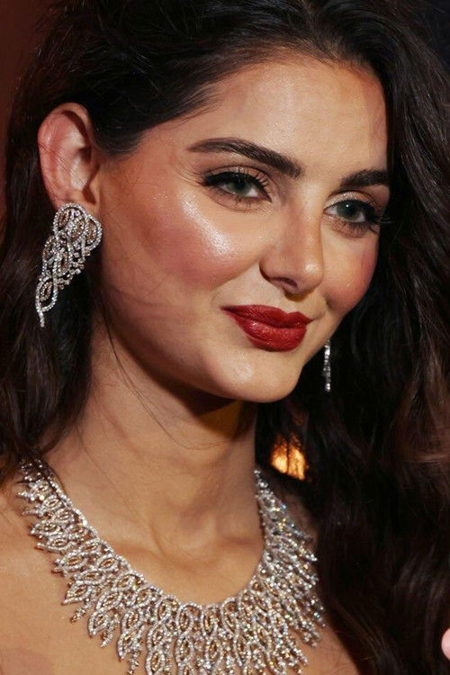 Mahlagha Jaberi as Femme Fatale