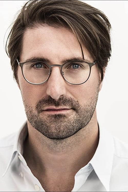 David Haydn as Aedin