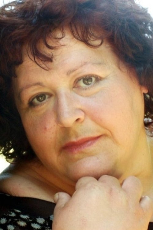 Edmonde Franchi as Yard lady