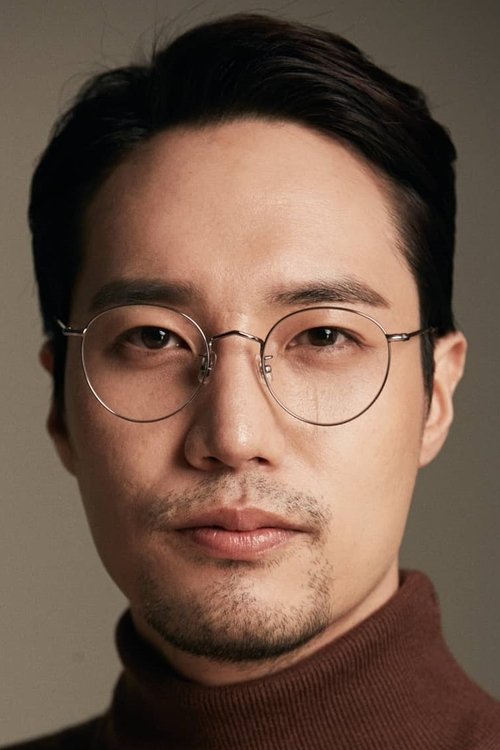 Han Ji-ho as Citizen militia 2